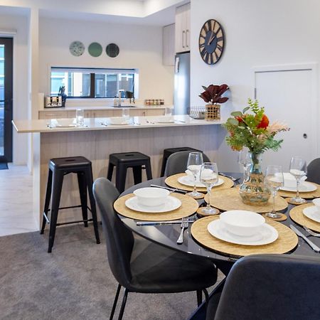 Апартаменты Tuam Street Delight 4 Bed 4 Bath Крайстчёрч Экстерьер фото