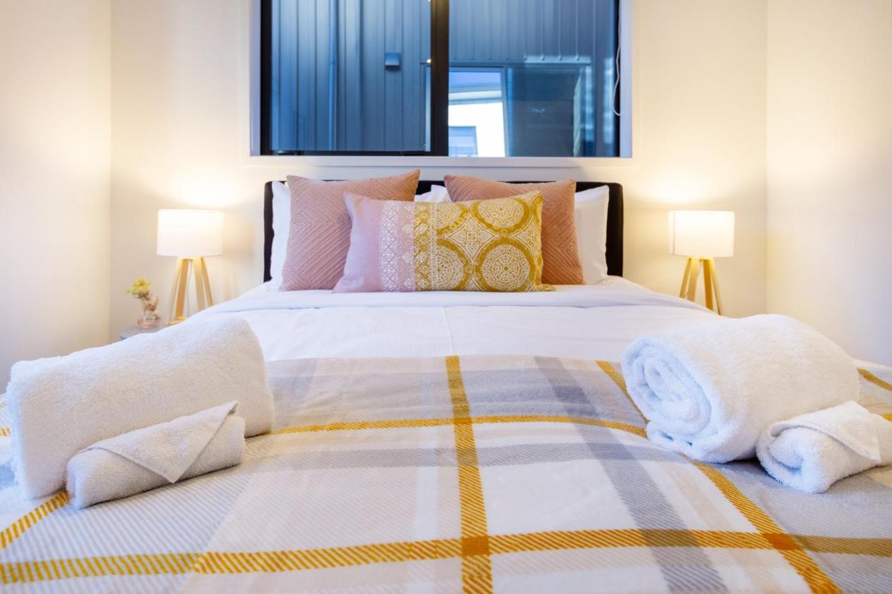 Апартаменты Tuam Street Delight 4 Bed 4 Bath Крайстчёрч Экстерьер фото