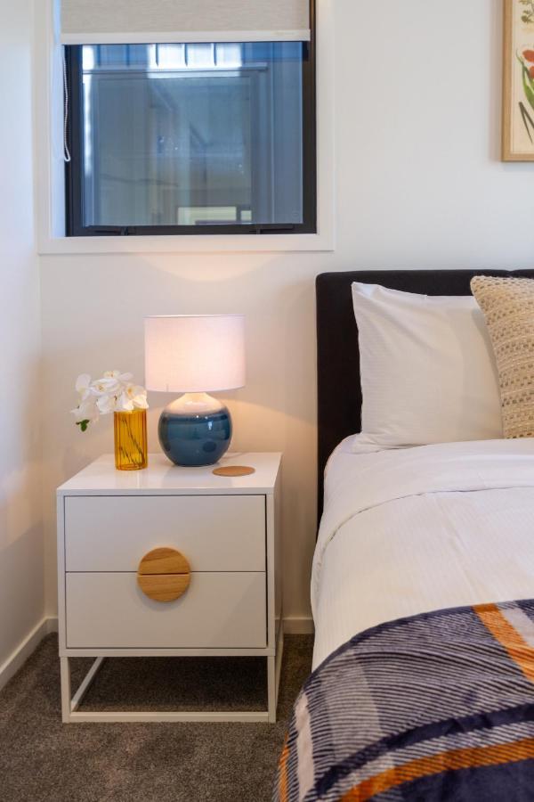 Апартаменты Tuam Street Delight 4 Bed 4 Bath Крайстчёрч Экстерьер фото